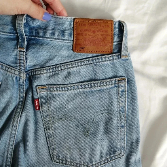 Levi's 501 Straight Leg Premium High Rise Crop Jeans in Montgomery Patched 26 - Picture 9 of 16
